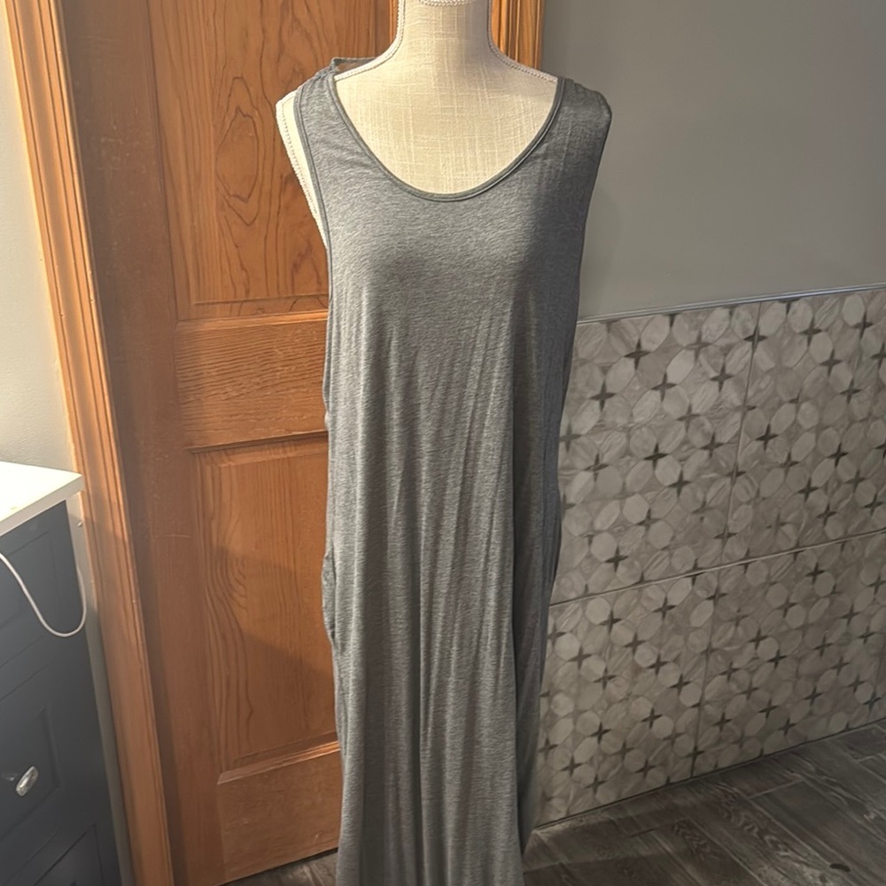 Elegant Gray Sleeveless Maxi Dress